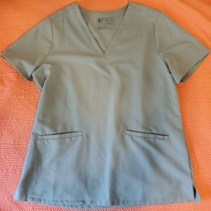 Figs Casma Three-Pocket Scrub Top